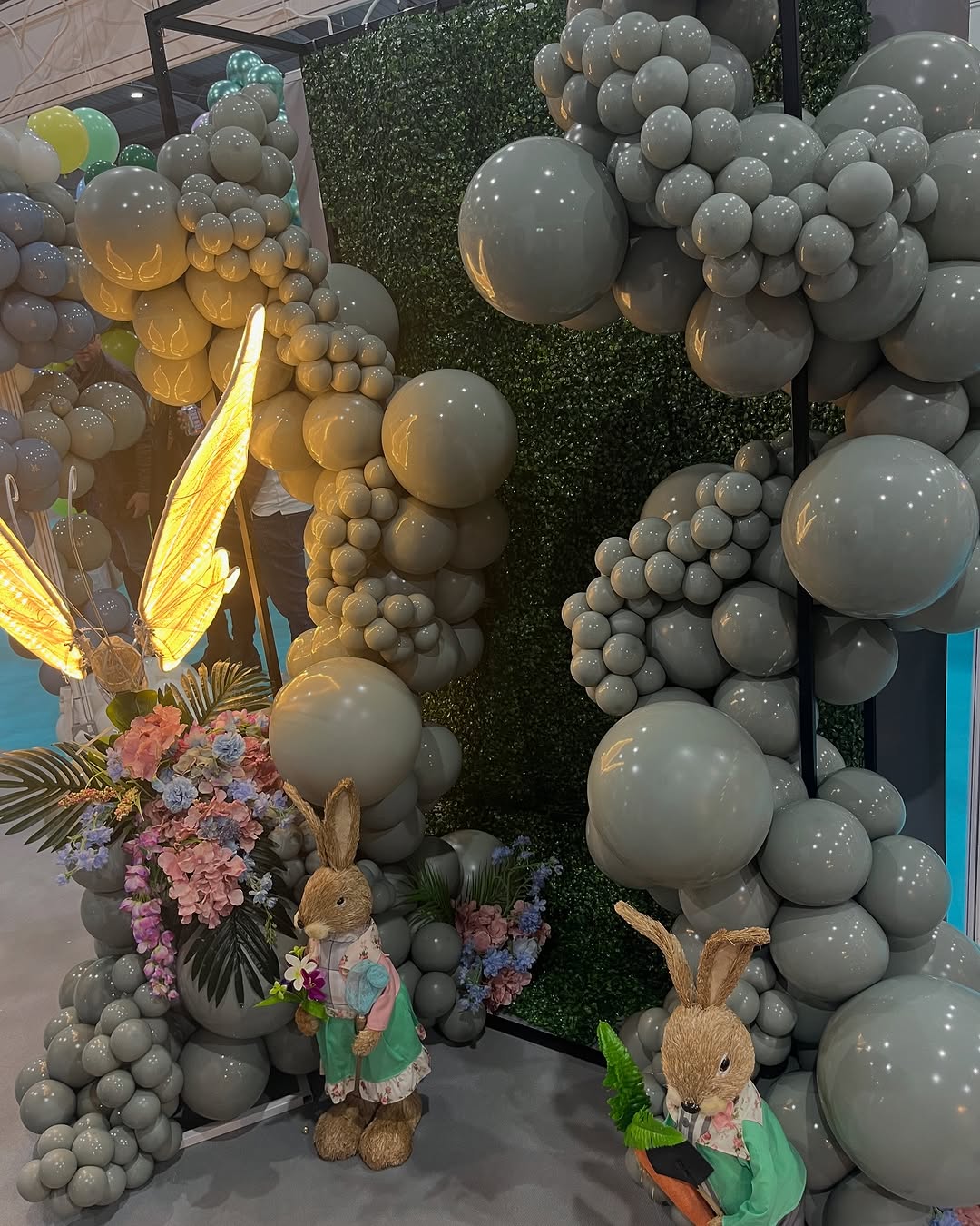 Luxe Organic Balloon Hoop with Custom Floral Accents - Image 2